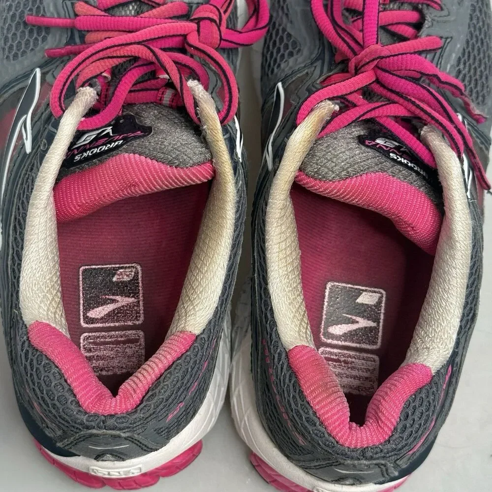 Brooks Ravenna 5 Womens US Size 9 M / EU 40.5 Running Shoes Gray Pink Sneakers
